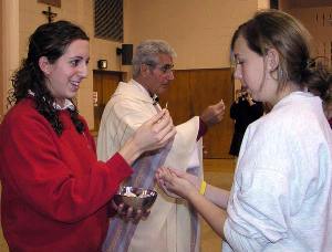 'Motu' Mess Communion in the Hand