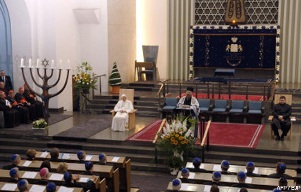 Benedict-Ratzinger in Synagogue