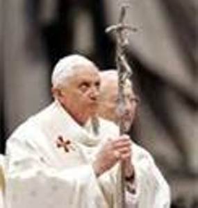 Benedict-Ratzinger & the Bent Crucifix