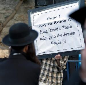 Francis-Bergoglio Protest