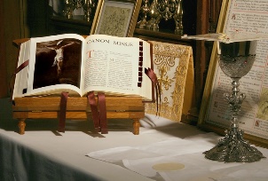 Chalice at the Canon of the Mass