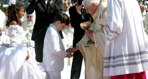 Papal Cookie in the Hand